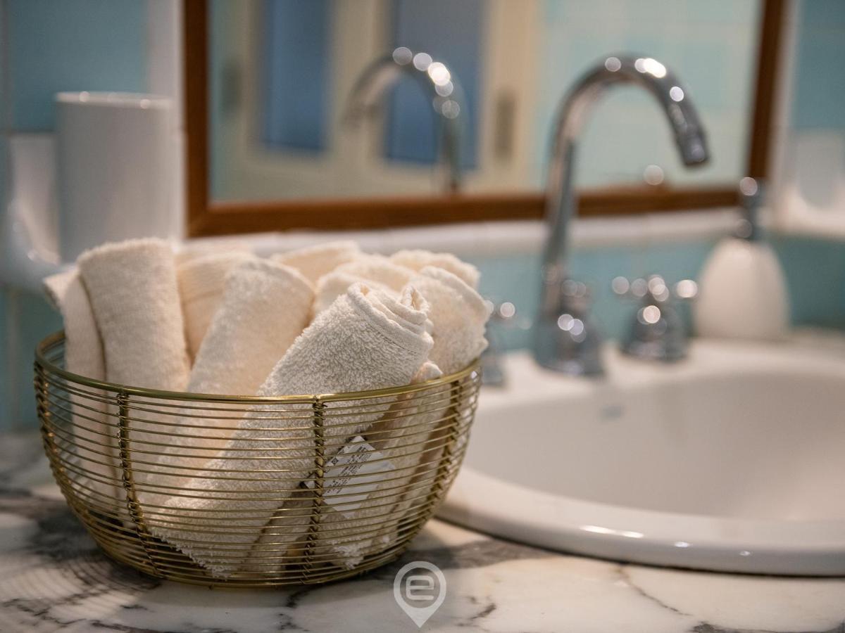 קליארי Mirabel Apartment - Wonderful Flat In City Center מראה חיצוני תמונה